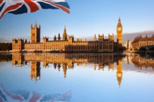 Read more about the article Top 8 most popular courses in the UK